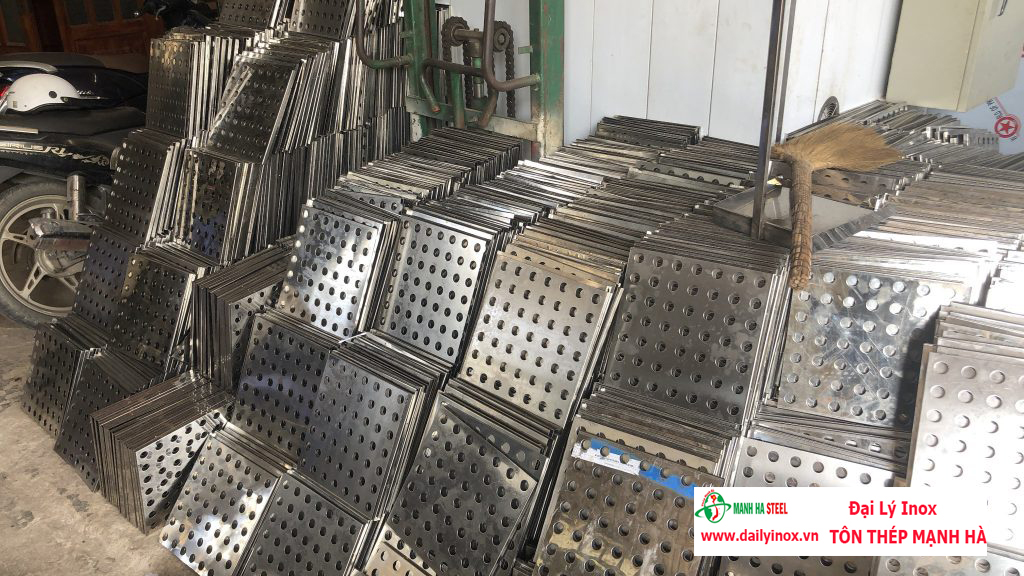 Tấm Inox Đục Lỗ 03