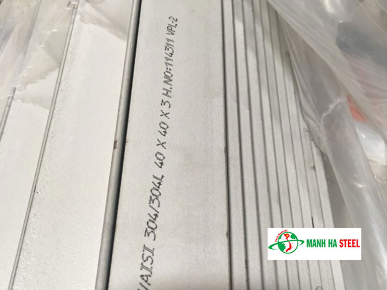 V góc đúc inox 40x40mm