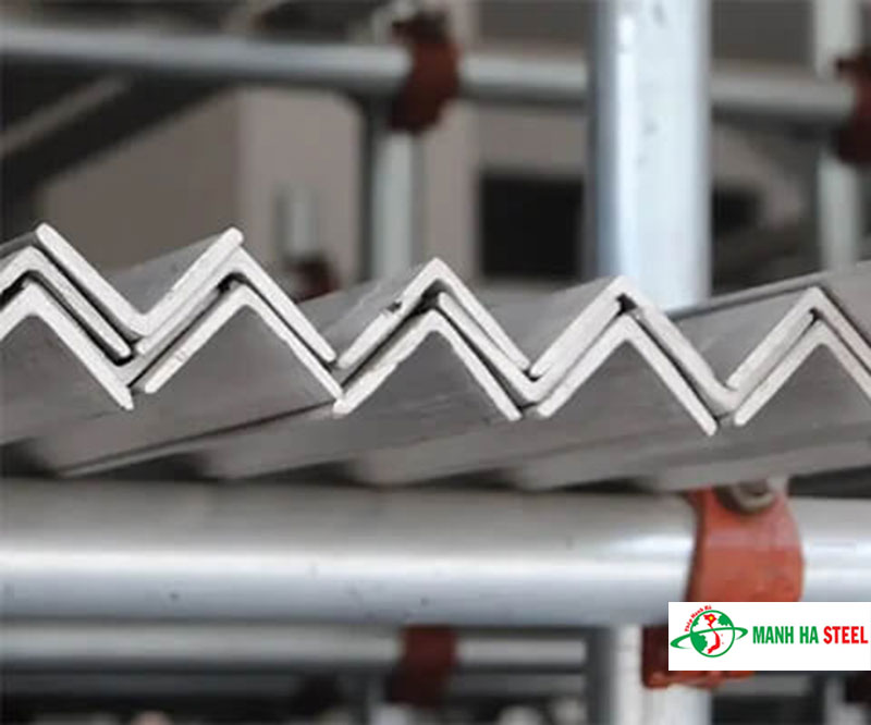 V góc đúc inox 10x10mm