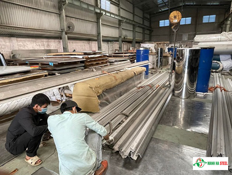 V góc dập inox Việt Nam 201, 304, 316, 403, 430, 410, 310, 420