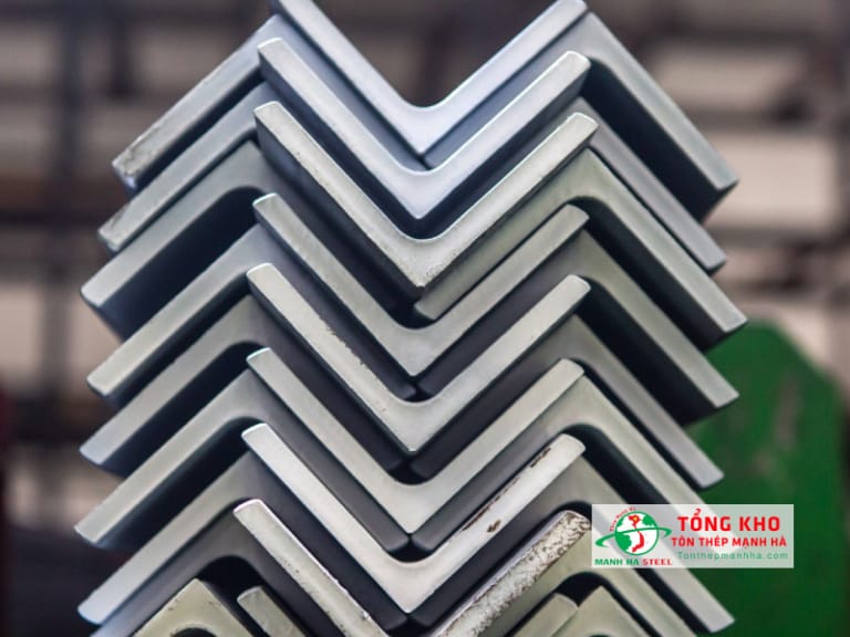 V góc dập inox 100x100mm