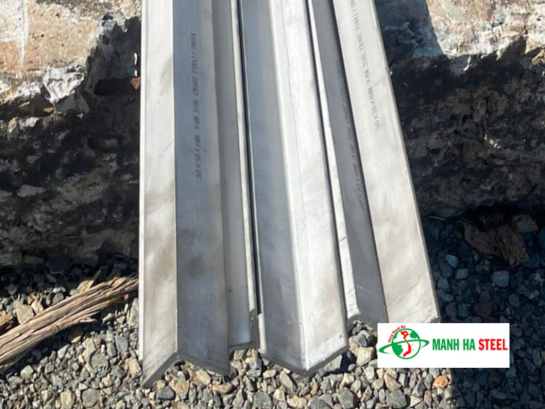 V góc dập inox 50x50mm